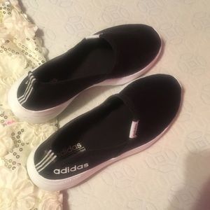 Adidas slip on